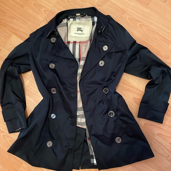 Authentic Burberry Trench Coat - Picture 2 of 6